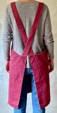 Cargar imagen en el visor de la galería, Delantal Loneta Burdeos Cross-Back tQ - Valencia teQuiero