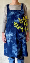 Cargar imagen en el visor de la galería, Delantal Loneta Denim Tie Dye Cross-Back tQ - Valencia teQuiero